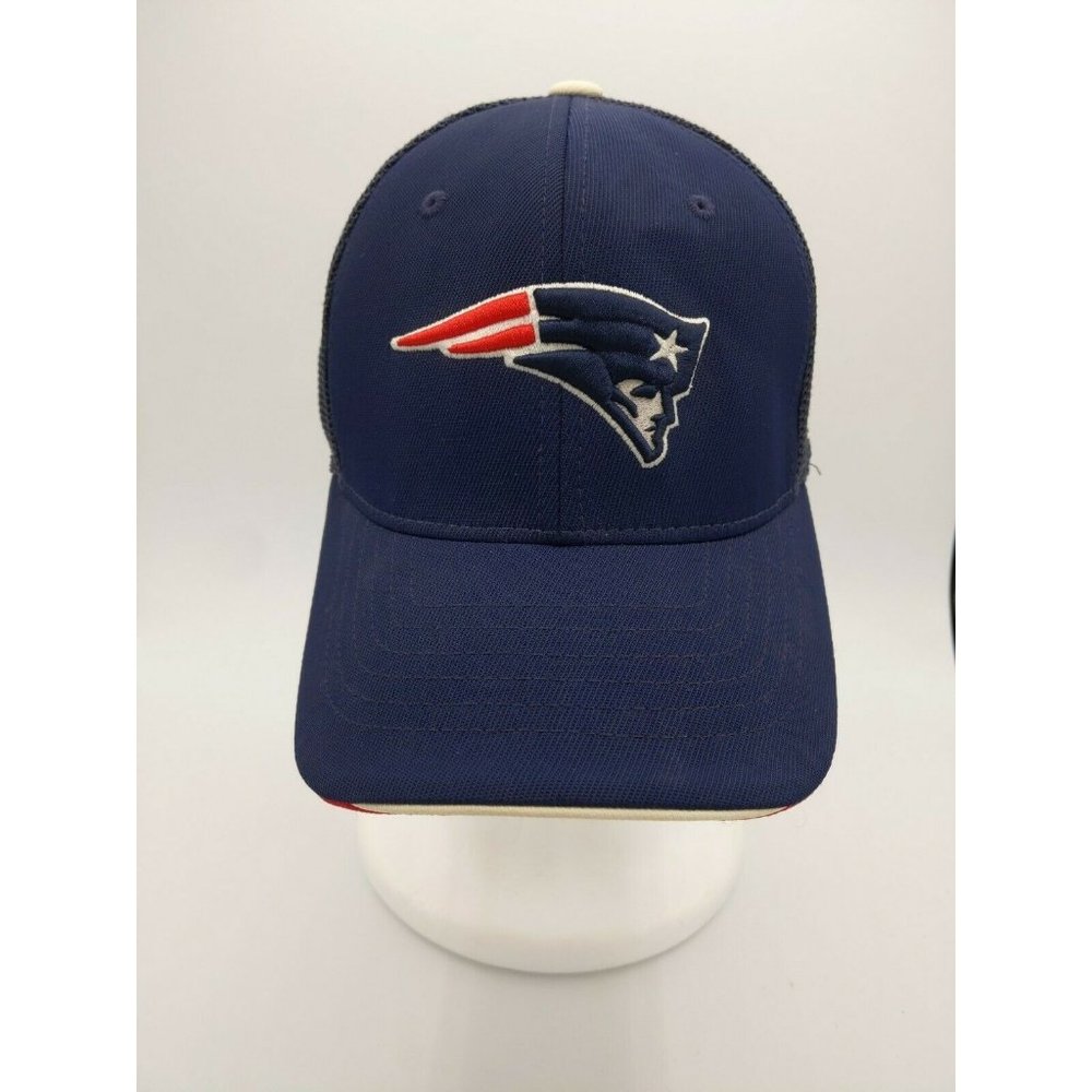 Patriots Youth Trucker Hat. EUC